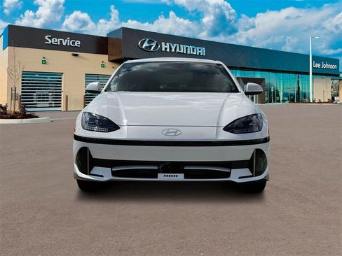 New 2025 Hyundai Ioniq 6 SE image 12