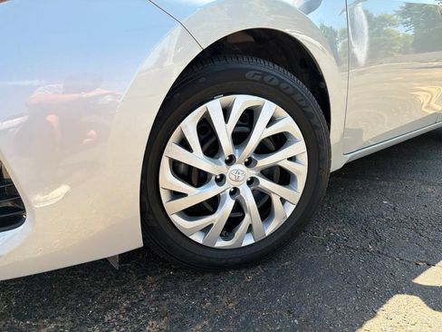 Used 2017 Toyota Corolla LE w/ Carpet Mat Package (TMS) FWD image 2