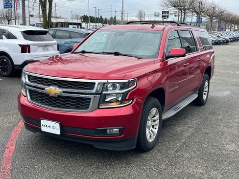 Used 2015 Chevrolet Suburban LT w/ Luxury Package image 5