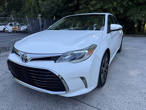 Used 2016 Toyota Avalon XLE FWD image 11