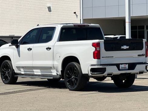 Used 2024 Chevrolet Silverado 1500 High Country w/ Technology Package AWD/4WD image 7