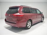 Used 2017 Toyota Sienna LE image 5