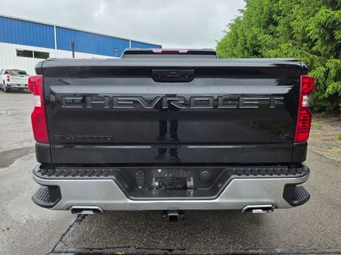 Used 2023 Chevrolet Silverado 1500 LT w/ Z71 Off-Road Package AWD/4WD image 3