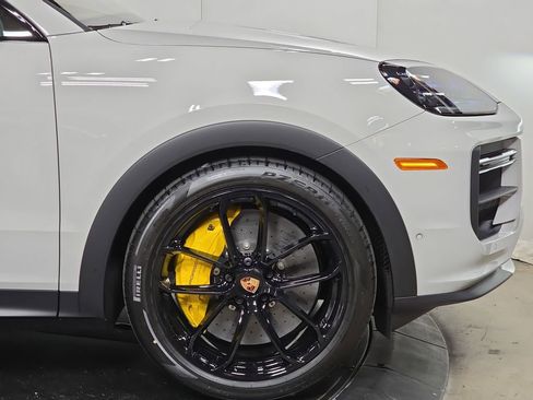 New 2026 Porsche Cayenne Turbo GT image 11