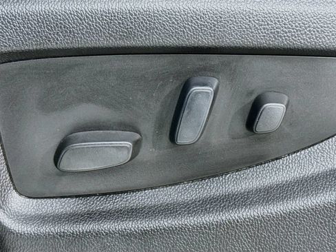 Used 2017 GMC Sierra 2500 Denali w/ Duramax Plus Package AWD/4WD image 16