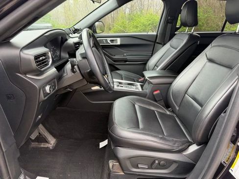 Used 2020 Ford Explorer XLT w/ Equipment Group 202A image 10