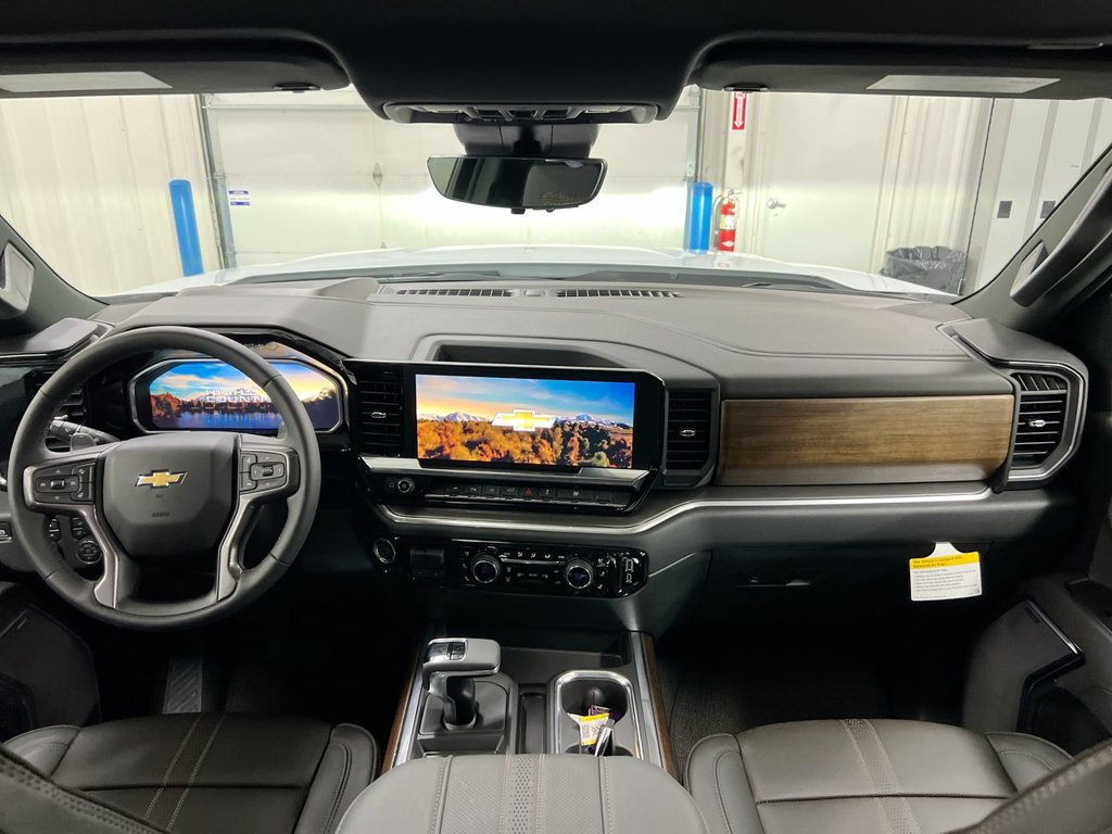 Used 2026 Chevrolet Silverado 1500 High Country w/ Technology Package AWD/4WD image 10