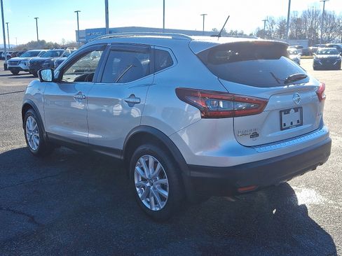Used 2022 Nissan Rogue Sport SV w/ Technology Package image 6