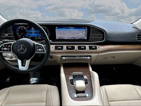Used 2020 Mercedes-Benz GLS 450 4MATIC image 7
