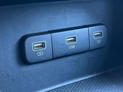 Used 2024 Kia Carnival LX FWD image 37