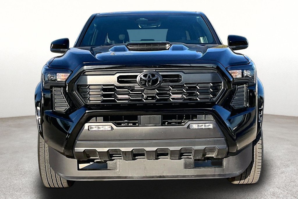 Used 2025 Toyota Tacoma TRD Sport RWD image 3