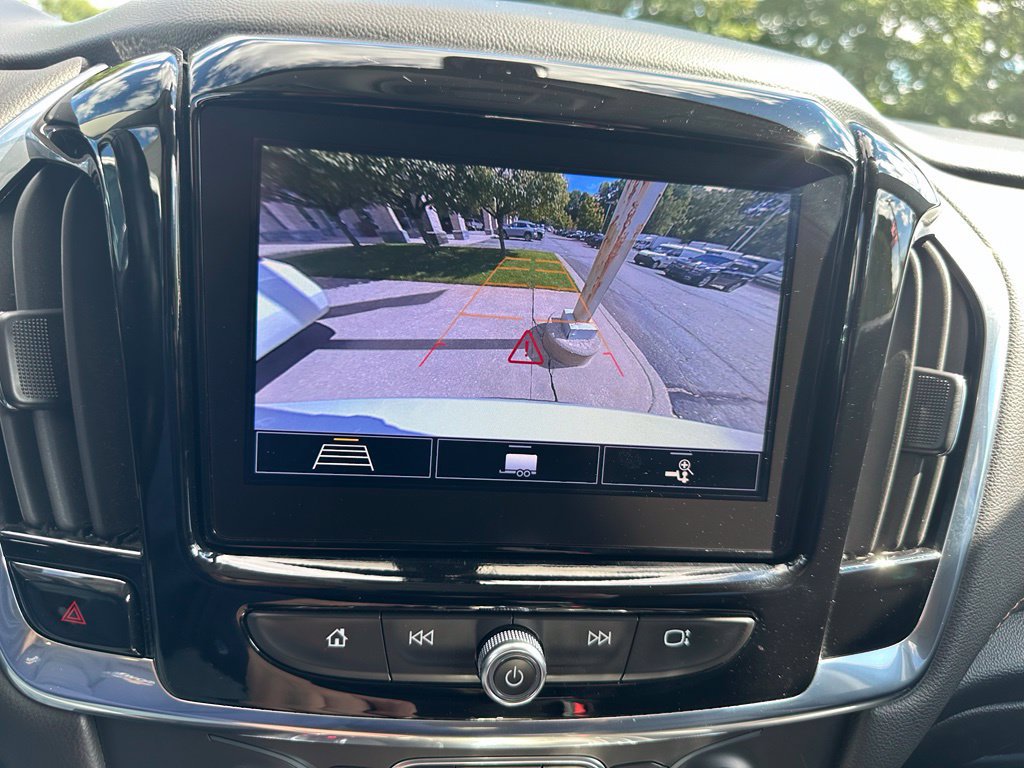 Used 2020 Chevrolet Traverse LT w/ LPO, Floor Liner Package AWD/4WD image 17