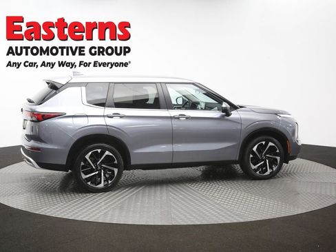 Used 2024 Mitsubishi Outlander SE FWD image 42
