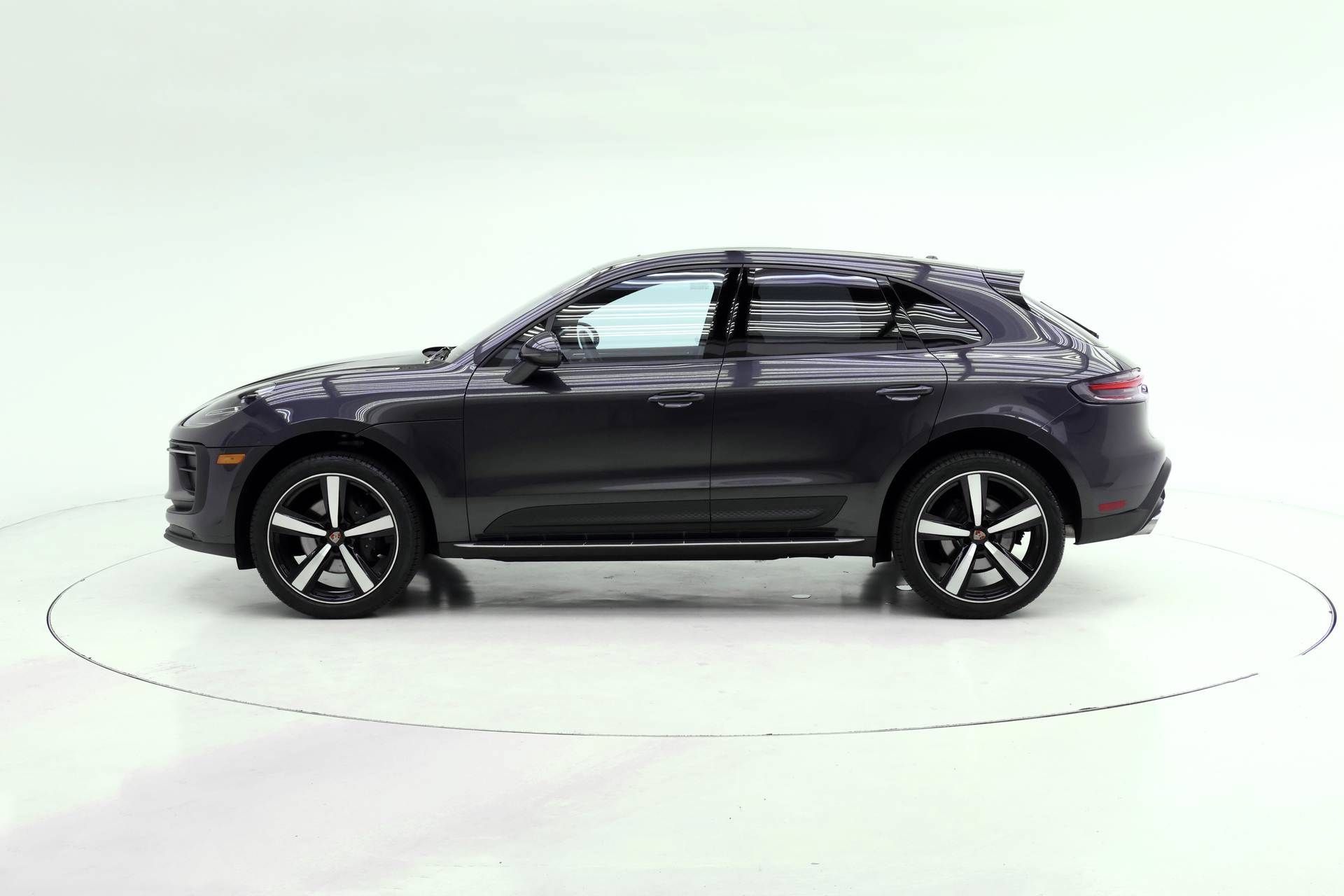 Used 2026 Porsche Macan AWD/4WD image 2
