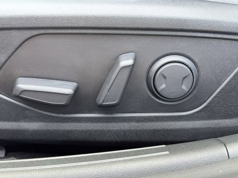 Used 2025 Hyundai Elantra Limited w/ Cargo Package FWD image 11