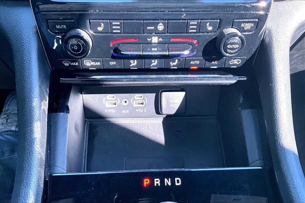 Used 2023 Jeep Grand Cherokee Altitude AWD/4WD image 15