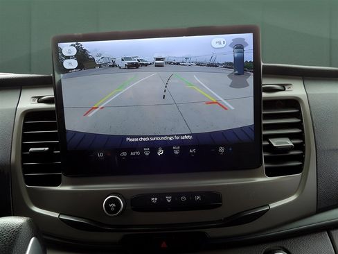 Used 2022 Ford Transit 350 XLT image 22