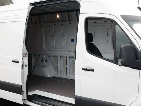 New 2025 Mercedes-Benz Sprinter 2500 image 10