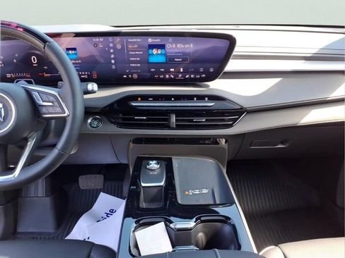 Used 2026 Buick Enclave Avenir w/ Super Cruise Package AWD/4WD image 12