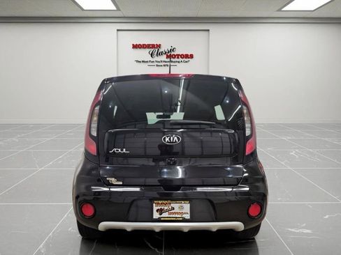 Used 2017 Kia Soul + image 6