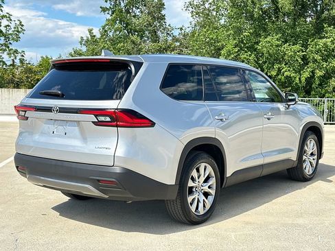 Used 2024 Toyota Grand Highlander AWD image 4