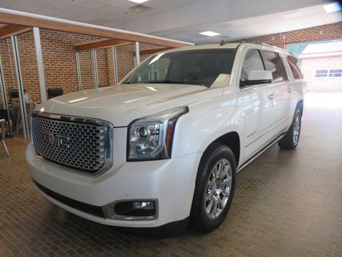 Used 2015 GMC Yukon XL Denali w/ Touring Package AWD/4WD image 1