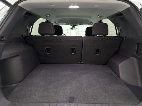 Used 2021 Chevrolet Equinox LT image 25