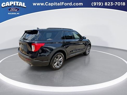 Certified 2022 Ford Explorer XLT w/ Equipment Group 202A image 8