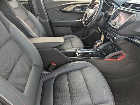 Used 2022 Chevrolet TrailBlazer RS FWD image 9