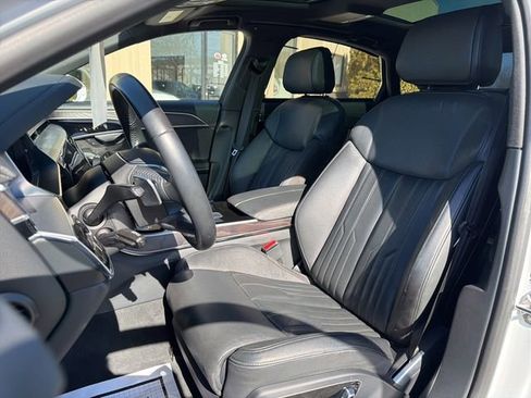 Used 2020 Audi A8 L 4.0T w/ Executive Package image 7