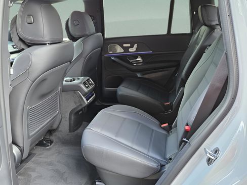 New 2026 Mercedes-Benz GLS 580 4MATIC image 10
