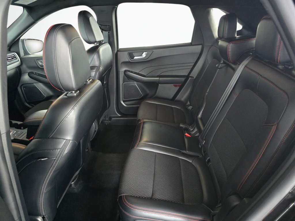 Used 2025 Ford Escape ST-Line Select AWD/4WD image 35