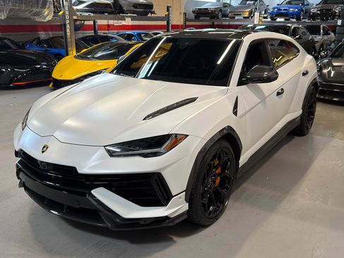 Used 2023 Lamborghini Urus Performante AWD/4WD image 11