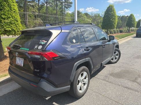 Used 2019 Toyota RAV4 XLE w/ Convenience Package image 7