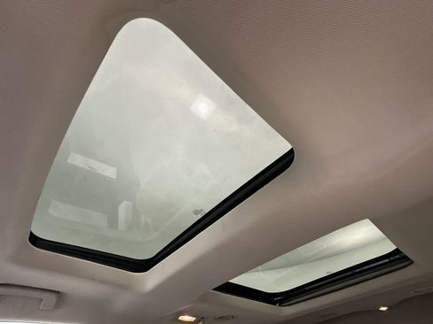 Used 2016 Ford Explorer Platinum image 26