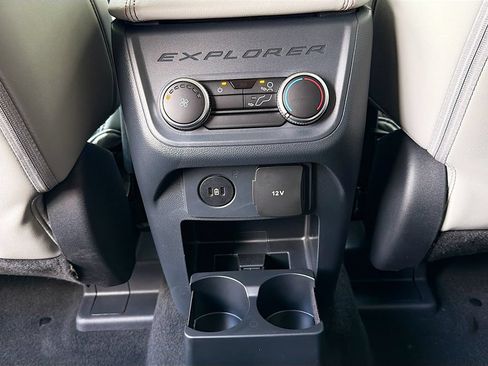 Used 2026 Ford Explorer Active w/ Active Comfort Package AWD/4WD image 27