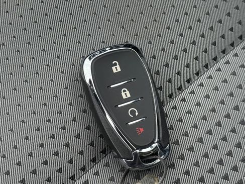Used 2025 Chevrolet Trax LT FWD image 22