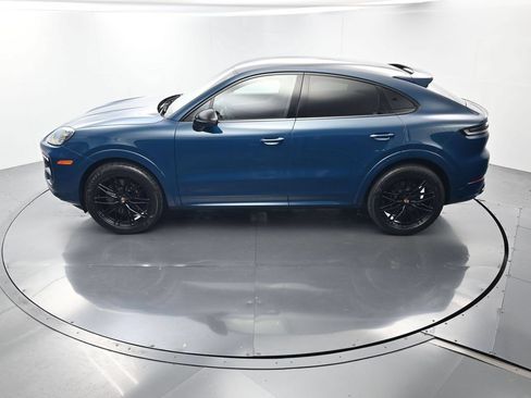 Certified 2025 Porsche Cayenne Coupe AWD/4WD image 32