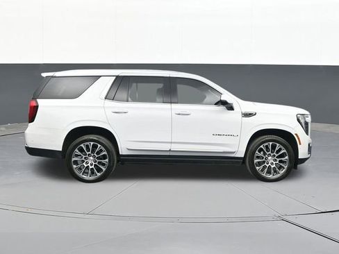 Used 2025 GMC Yukon Denali w/ Sun & Power Step Package image 17