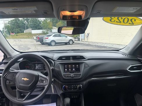 Used 2023 Chevrolet TrailBlazer LS FWD image 21