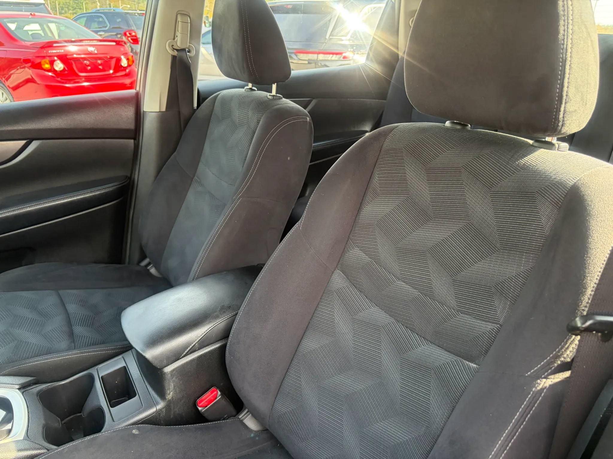 Used 2016 Nissan Rogue S AWD/4WD image 23