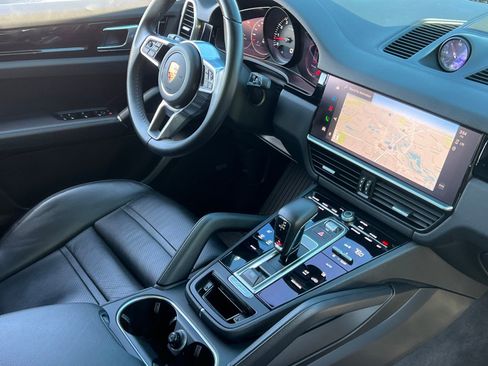 Certified 2023 Porsche Cayenne AWD/4WD image 14