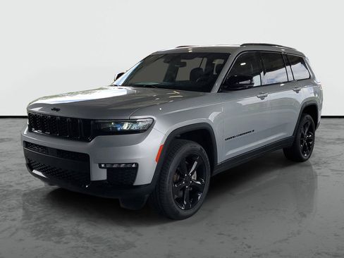 Certified 2024 Jeep Grand Cherokee L Limited w/ Black Appearance Package image 4