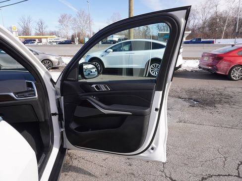 Used 2023 BMW X5 xDrive40i w/ Executive Package image 34