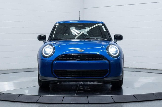 Used 2026 MINI Cooper 4-Door Hardtop FWD image 4