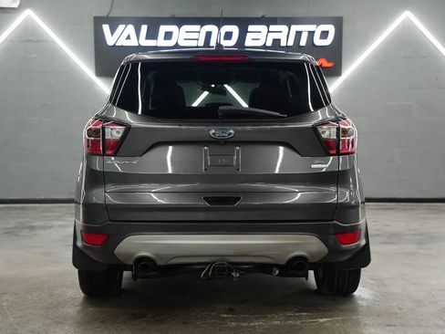 Used 2017 Ford Escape SE FWD image 10