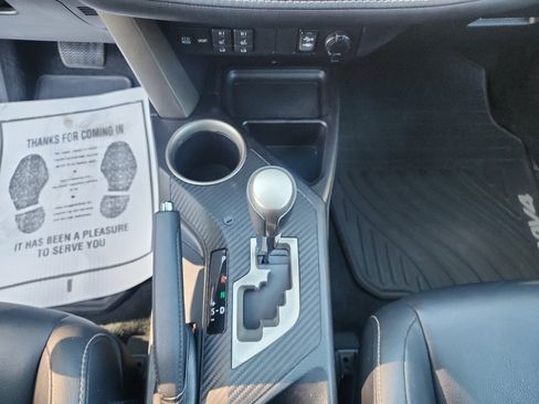 Used 2014 Toyota RAV4 Limited image 18