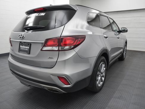 Used 2017 Hyundai Santa Fe SE image 6