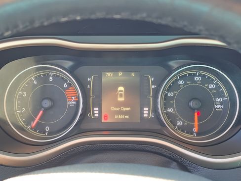 Used 2016 Jeep Cherokee Latitude w/ Cold Weather Group image 34