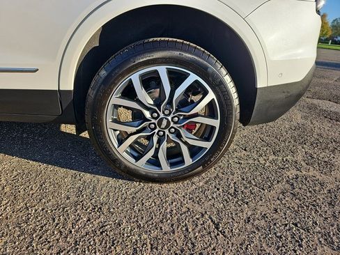 Used 2025 Cadillac XT5 Sportv w/ Technology Package image 36